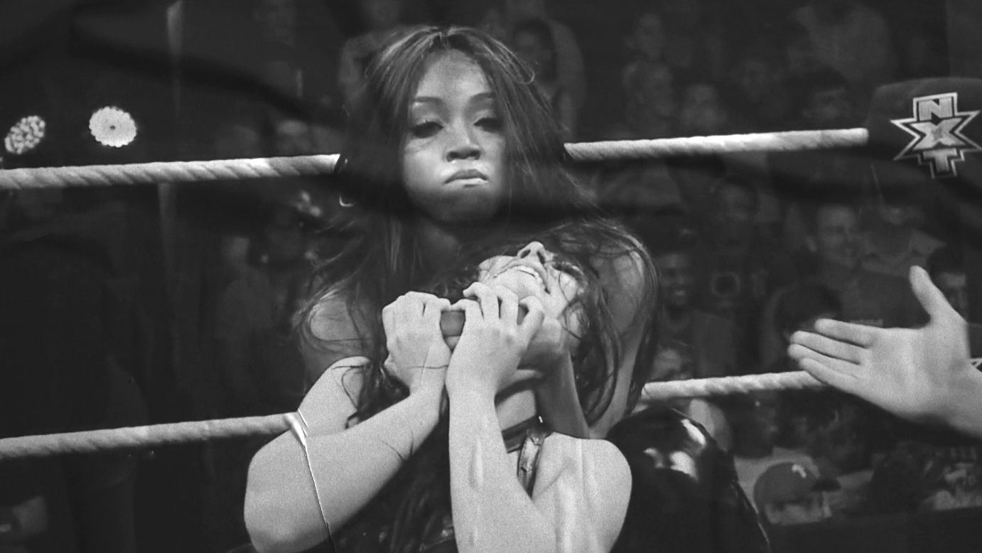 Alicia Fox vs. Paige