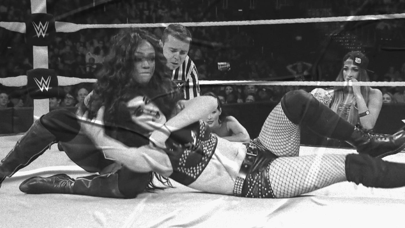Alicia Fox vs. Paige