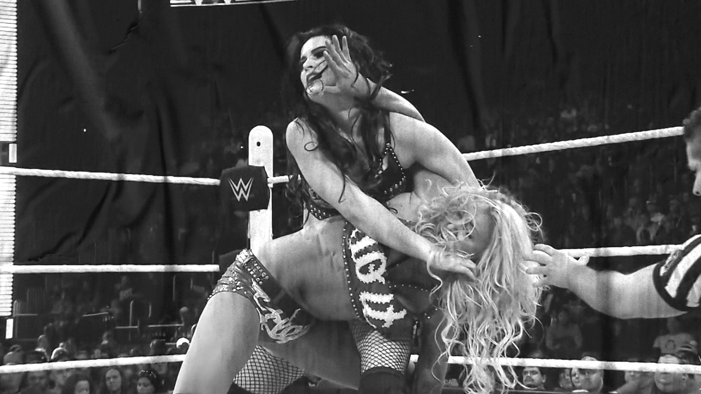 Charlotte Flair vs. Paige