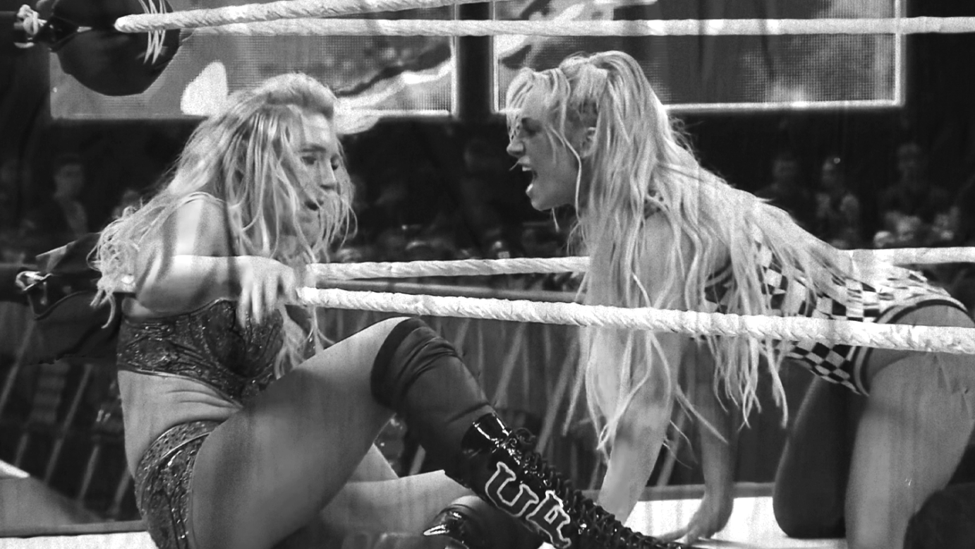 Carmella vs. Charlotte Flair