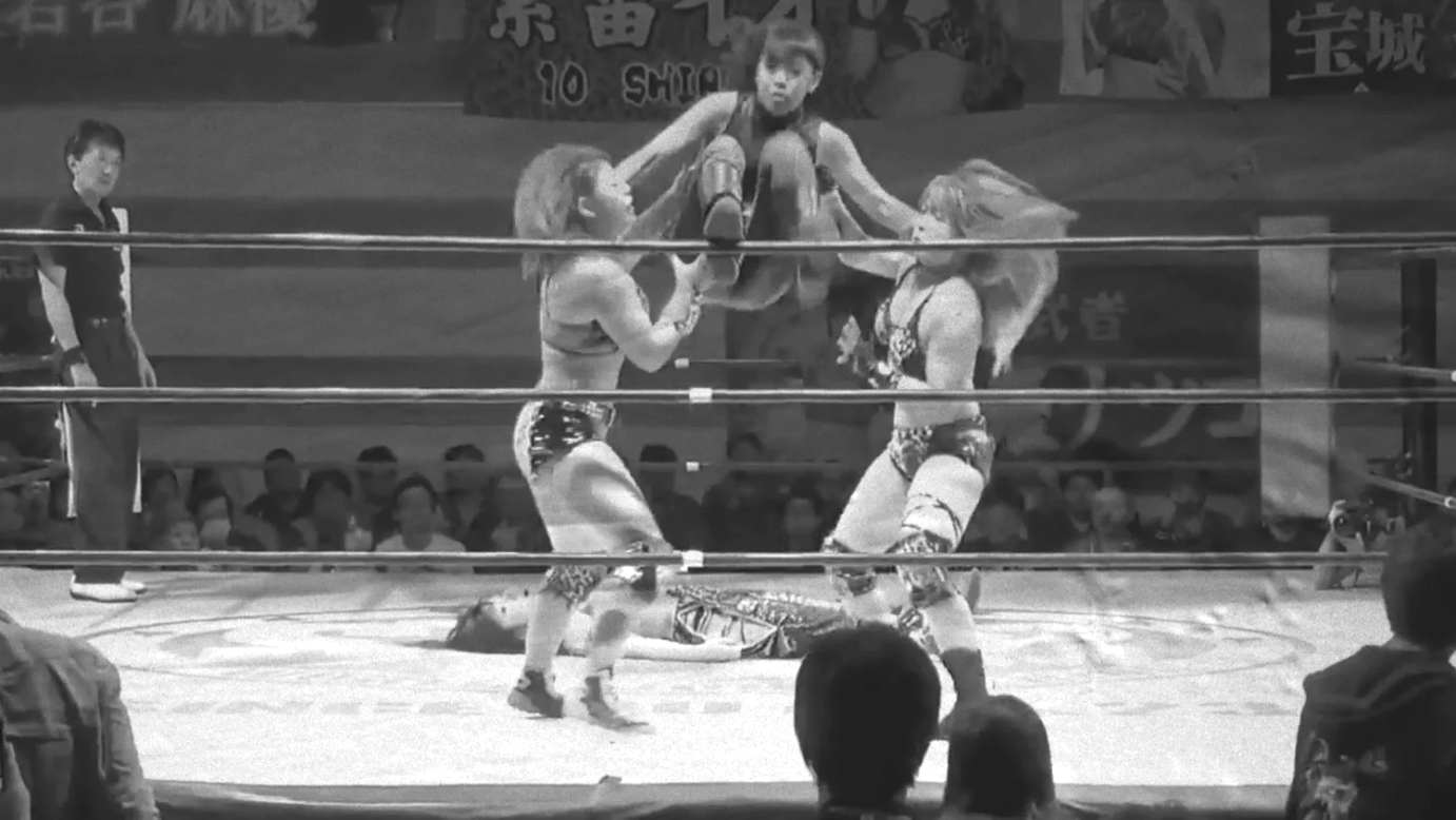 AZM, HZK & Io Shirai vs. Jungle Kyona, Hiroyo Matsumoto & Natsuko Tora