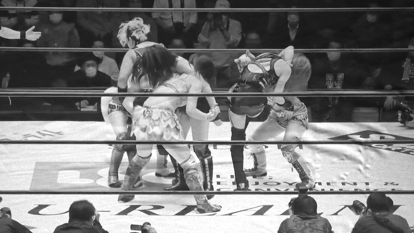 Hanan, Mayu Iwatani & Starlight Kid vs. Saki Kashima, Rina & Natsuko Tora