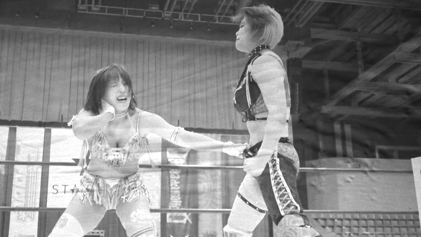 MIRAI vs. Mina Shirakawa