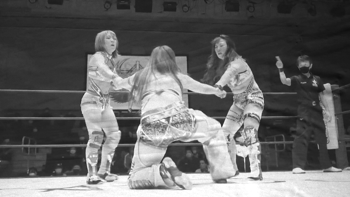 AZM & Momo Watanabe vs. Mayu Iwatani & Rin Kadokura